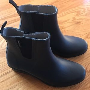 Treton wedge rain boots